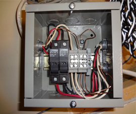 Power Junction Box for Secure Electrical Distribution and Connections